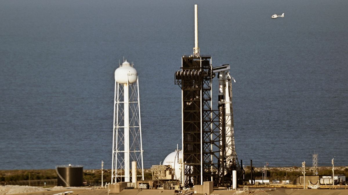 Falcon 9 Launch Enables Return of Two Astronauts from ISS: A Breakthrough in Space Travel Safety and Efficiency