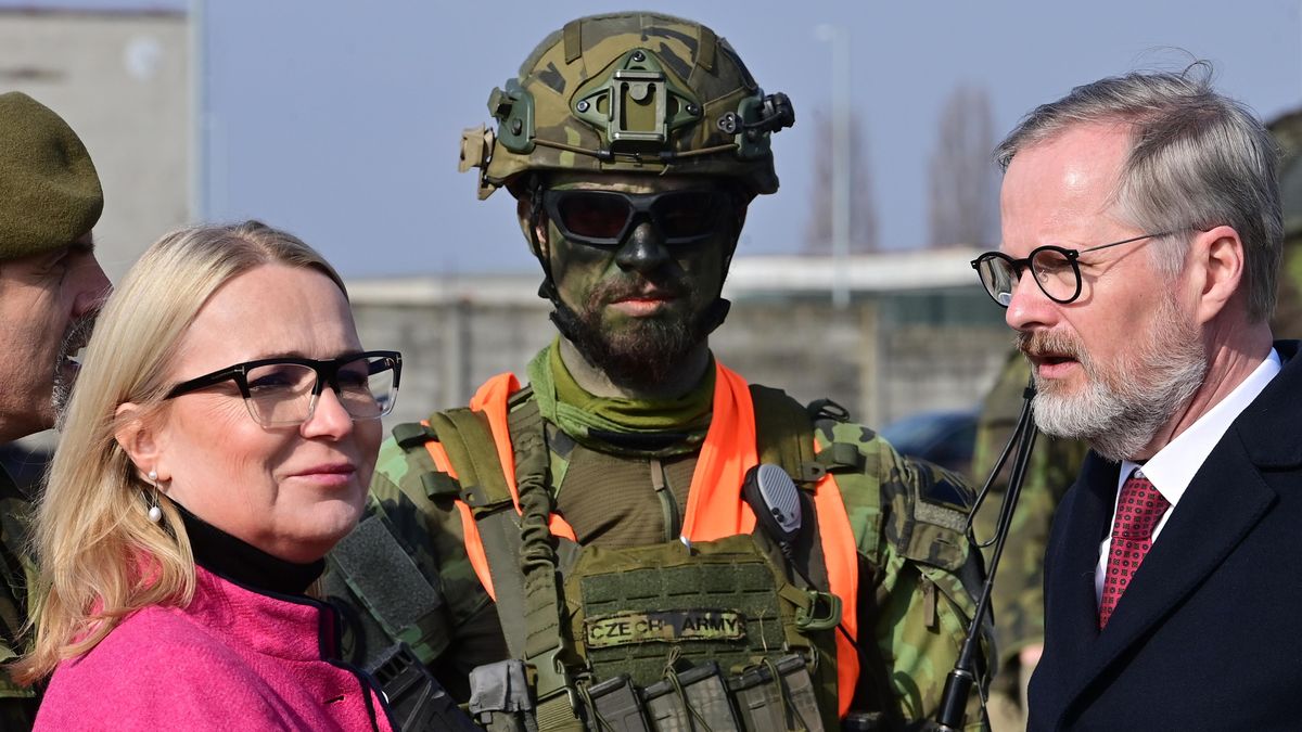 Náborový příspěvek pro vojáky bude až milion korun, schválili senátoři 