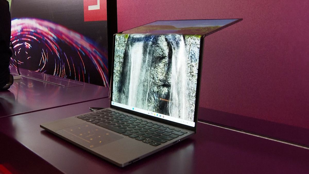 Ohebná obrazovka či solární nabíjení. Lenovo ukazuje budoucnost notebooků