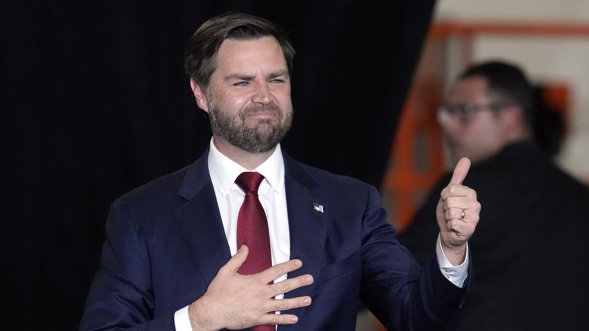 Trumpa přirovnal k Hitlerovi, teď Evropě vyčítá nedostatek demokracie. Vance může být příští americký prezident