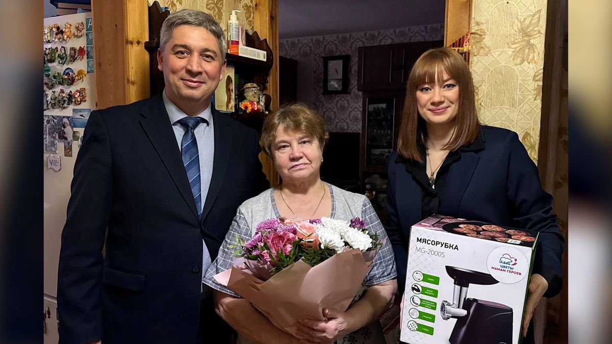 Rusové darovali matkám zesnulých vojáků k MDŽ mlýnky na maso