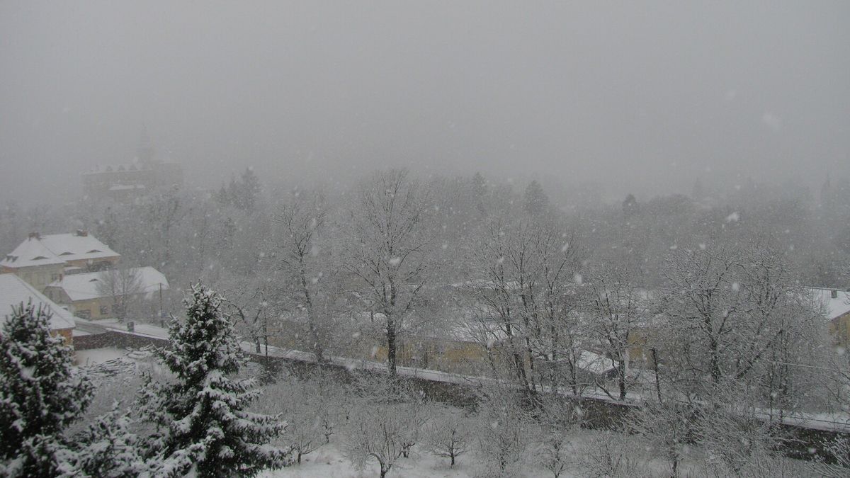 Sever Čech zasypává sníh, padat bude i jinde, varovali meteorologové