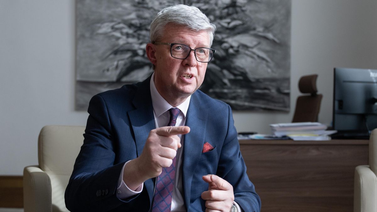 Povolenky nebudou, slibují ANO, SPD i Motoristé. Česko má raději platit pokuty