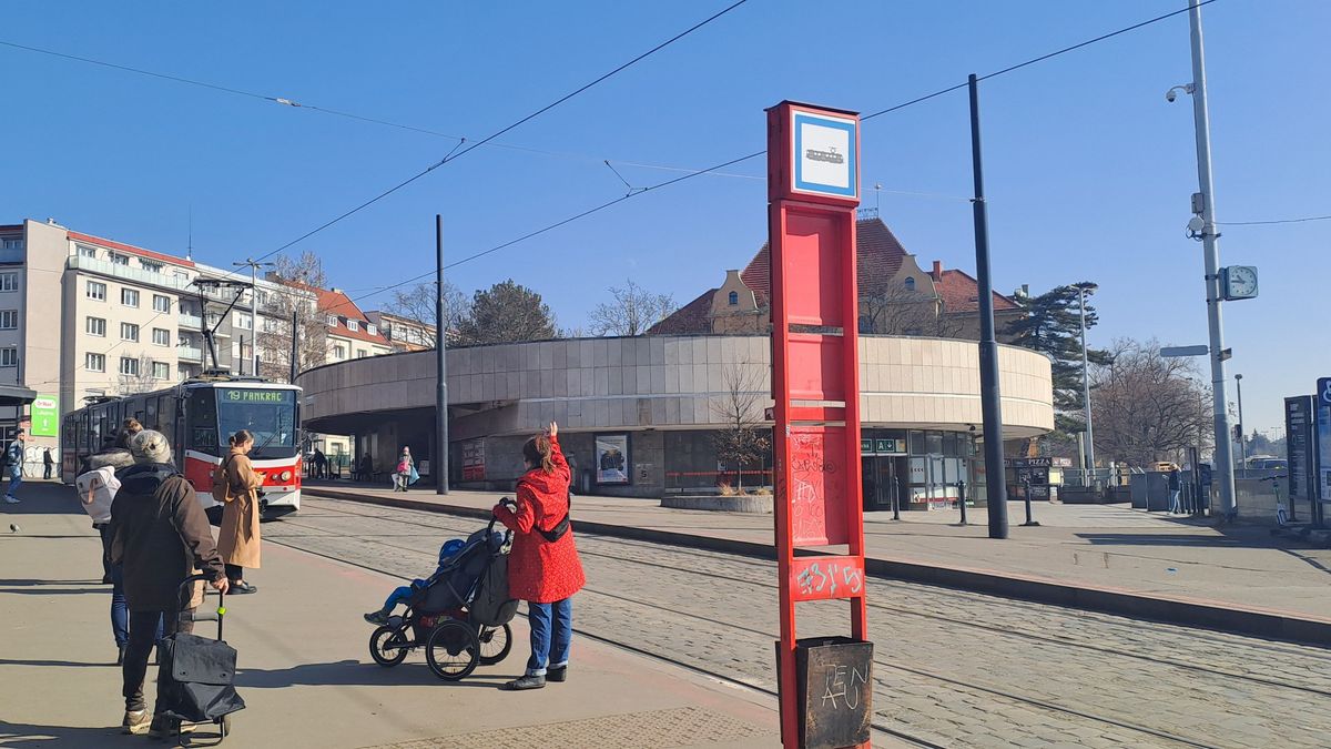 Okolí metra v Praze 10 se promění, stanici po letech přibude druhý vstup