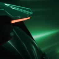 Detail střešního spoileru s integrovaným brzdovým světlem