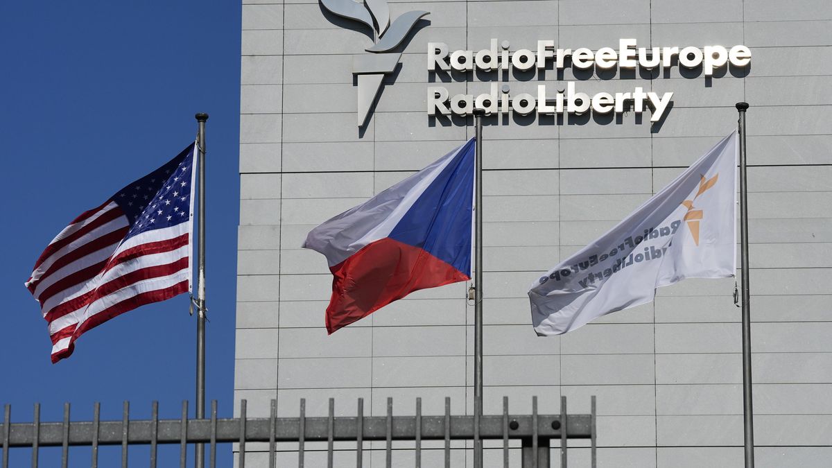 Svobodná Evropa posílá pražské zaměstnance na neplacenou dovolenou