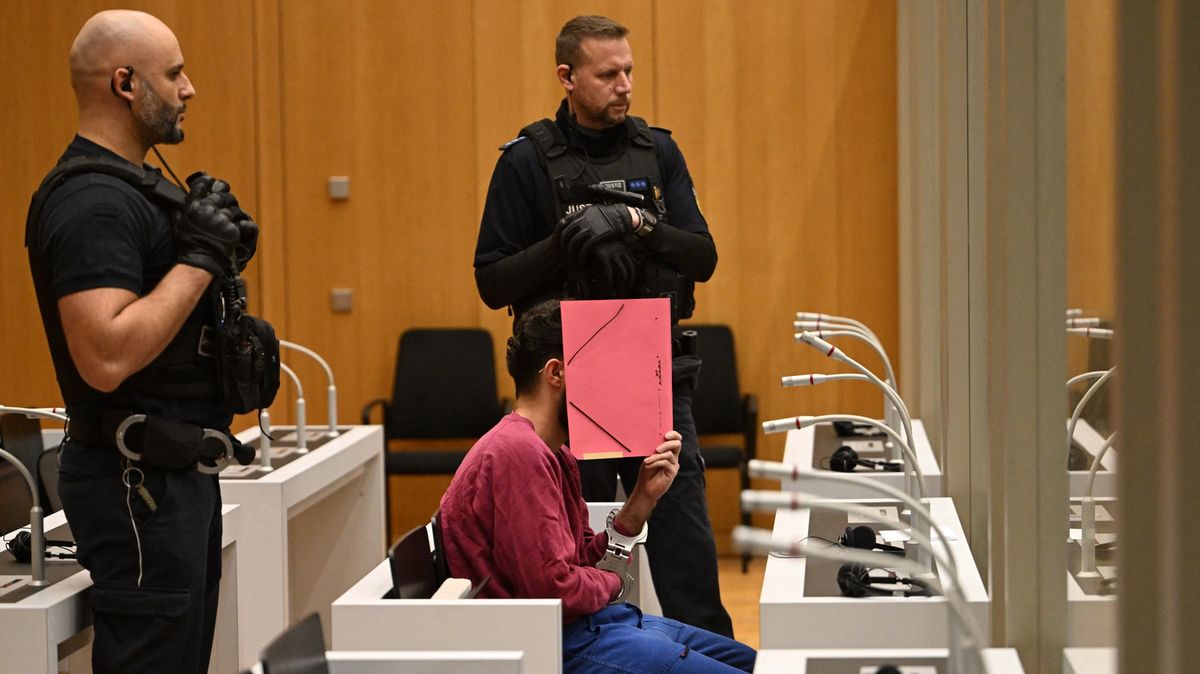 Afghánec, který zavraždil německého policistu: Může za to válka v Gaze, plakal jsem kvůli tomu