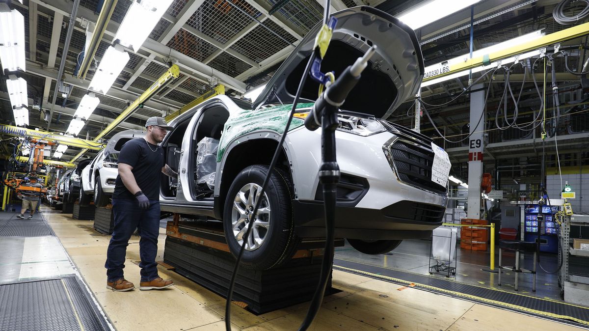 Nová Trumpova cla otřásla automobilový průmyslem. Klesne výroba i zisky