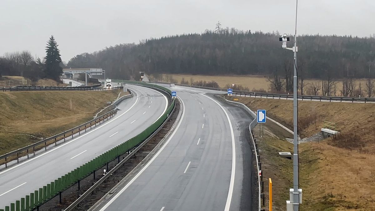 Tohle už vypadá jen jako kasírování peněz. Úsek D4 před Pískem označují řidiči za past