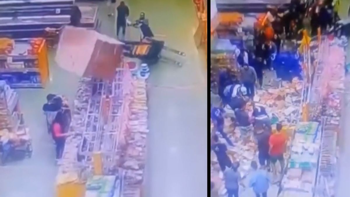 Zákaznici v Brazílii zavalily stovky balení mléka. Pád vysokozdvižného vozíku zachytila kamera