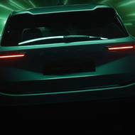 Pohled na záď se zcela novým světelným podpisem