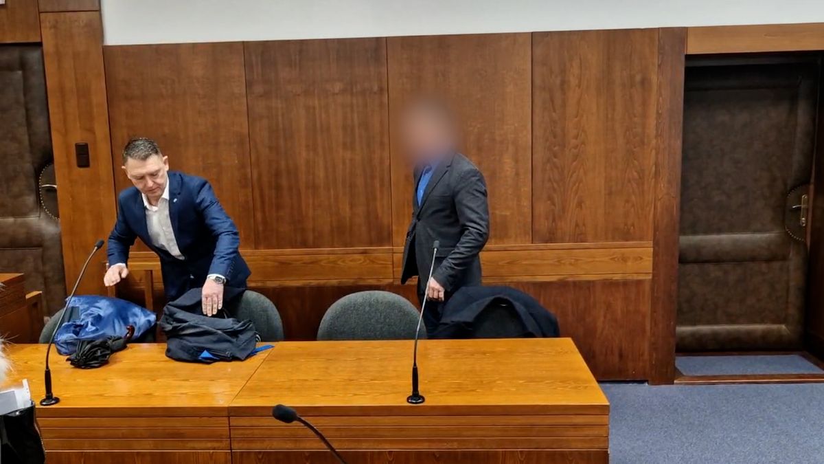 Podřízenou přinutil k pohlavnímu styku, vrchní soud mu potvrdil podmínku