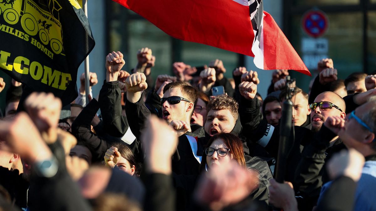 Neonacisté svolali v Berlíně demonstraci. Do ulic proti nim vyšly 2000 lidí
