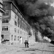 Praha po leteckém bombardování 25. března 1945