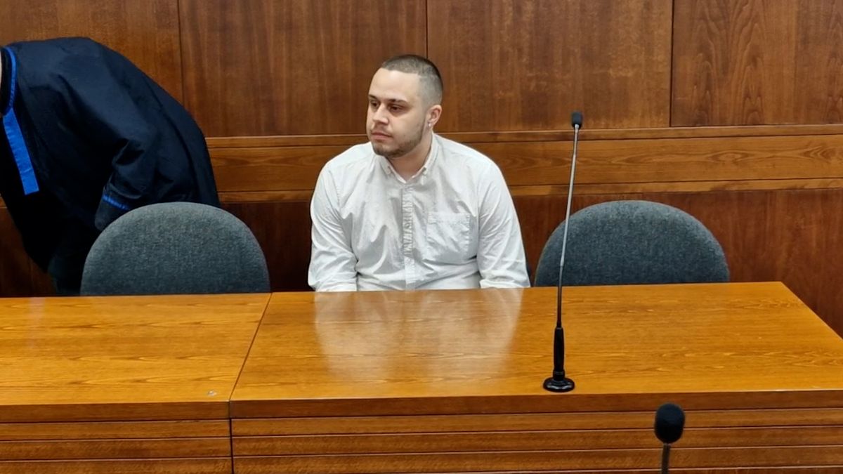 Čtrnáctiletou odvezl z oslavy a znásilnil, vrchní soud mu potvrdil šest a půl roku