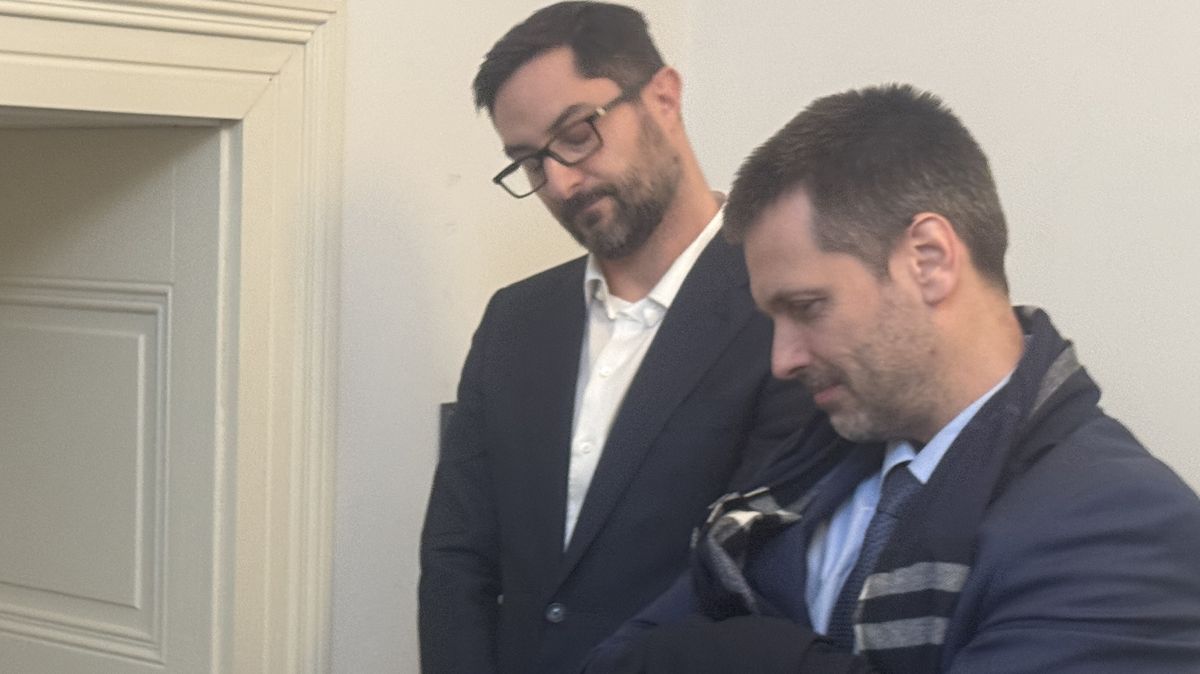 K platbám si psal „koks a štětky“. Exděkan obžalovaný za čachry s penězi fakulty stanul u soudu
