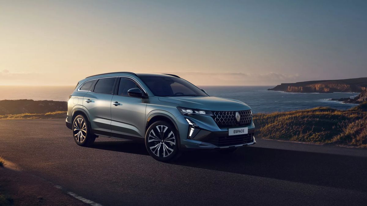 Renault Espace dostal novou tvář a několik vylepšení interiéru