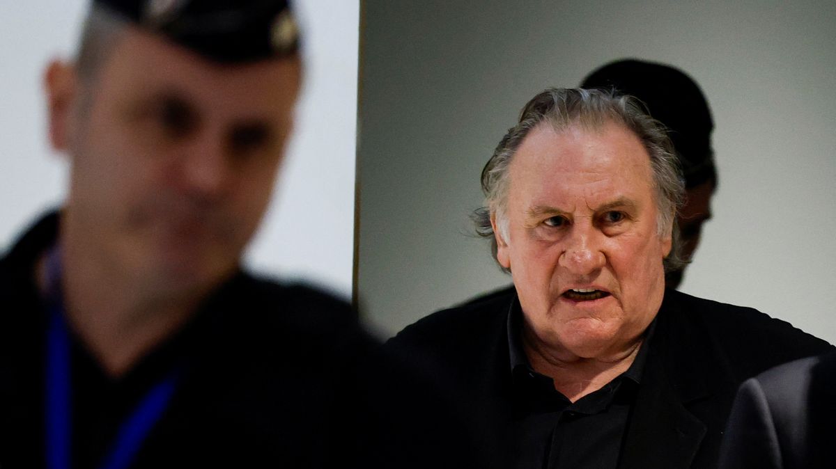 Depardieu stanul před soudem. Čelí obvinění ze sexuálního napadení