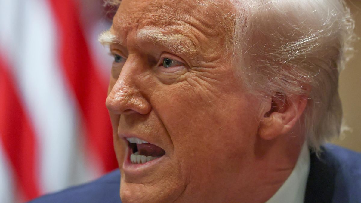 Jestli zdraží auta, je mi úplně jedno, prohlásil Trump