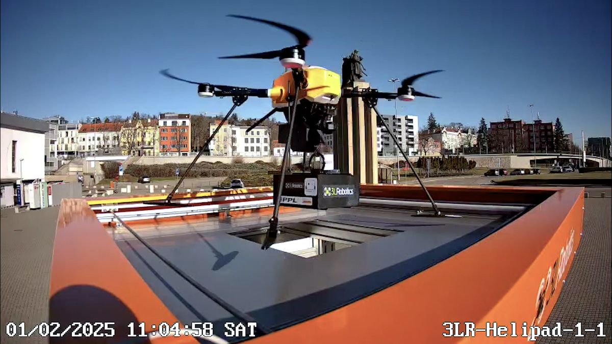 S obědem přiletí dron. V Česku proběhl první test v městském provozu