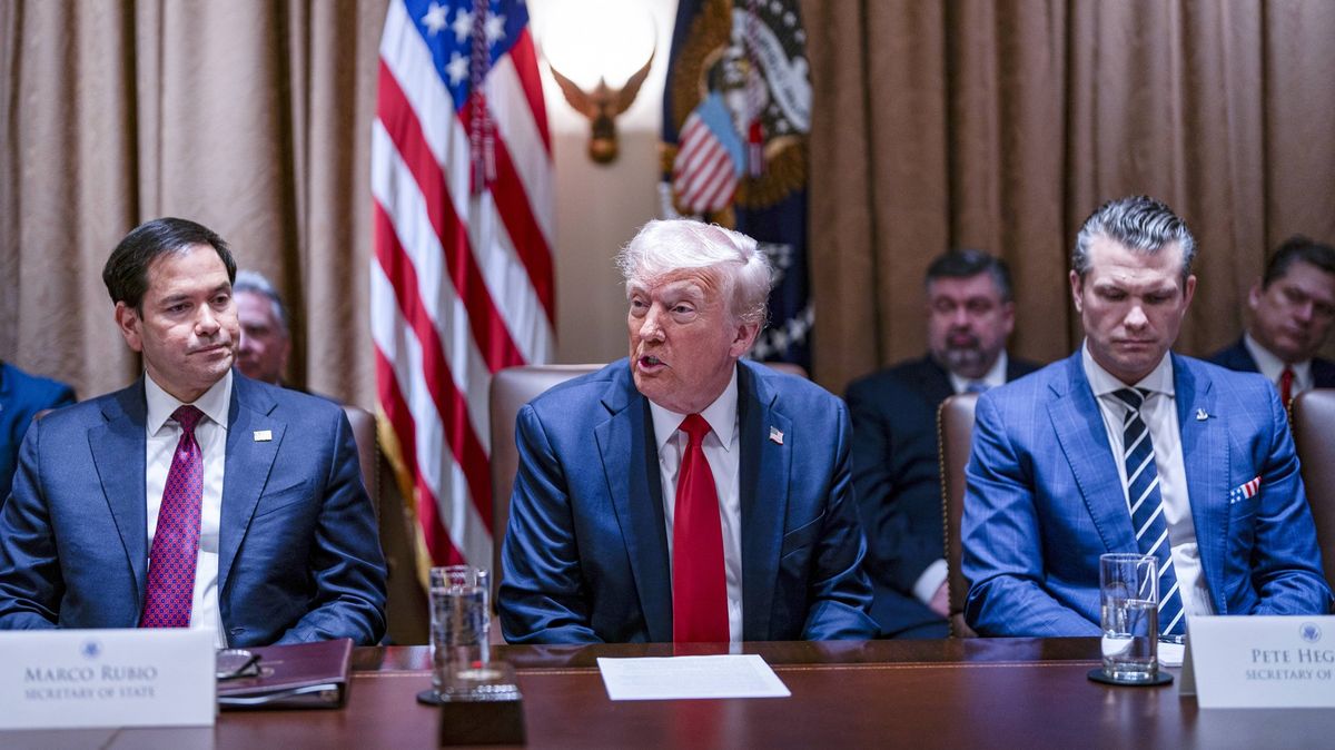 Američtí představitelé plánovali útok v Jemenu po chatu. Omylem do něj přizvali i novináře