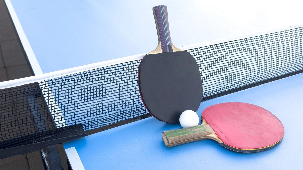 Stolní tenis lidem s parkinsonem zlepšuje náladu a snižuje progresi onemocnění