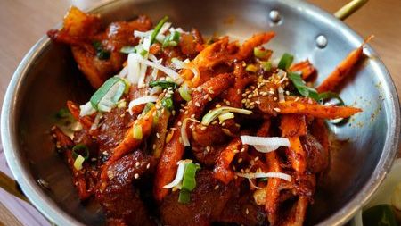 Recept na nudličky z vepřové panenky v asijském stylu