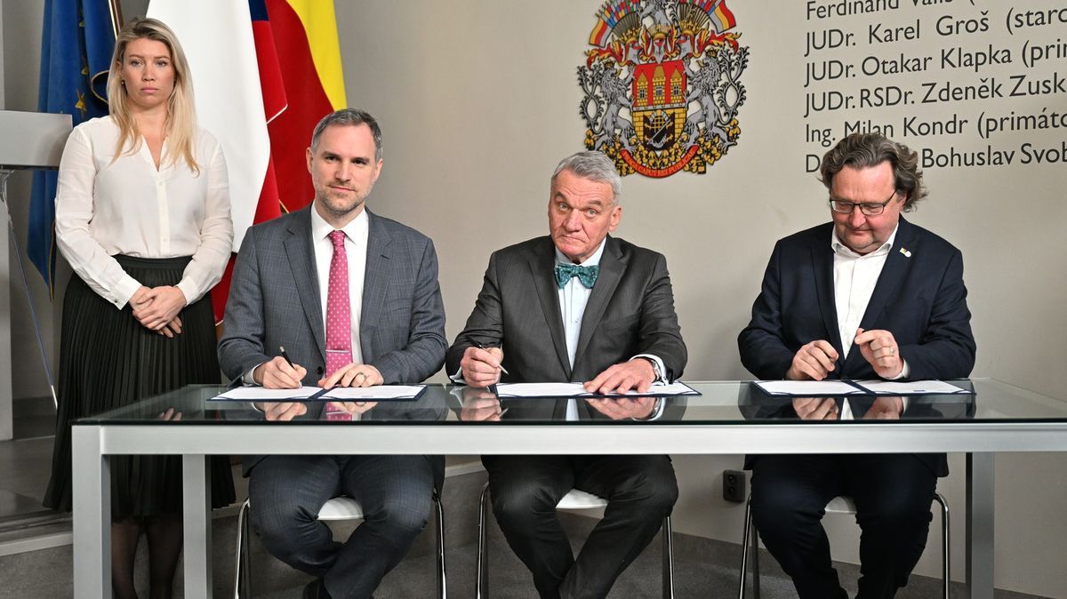 Pražská koalice se hádá kvůli parkování elektro a sdílených aut. Shodu strany nenašly ani po roce