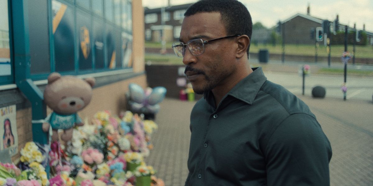 Ashley Walters as detective Bascombe in the mini-series Adolescent