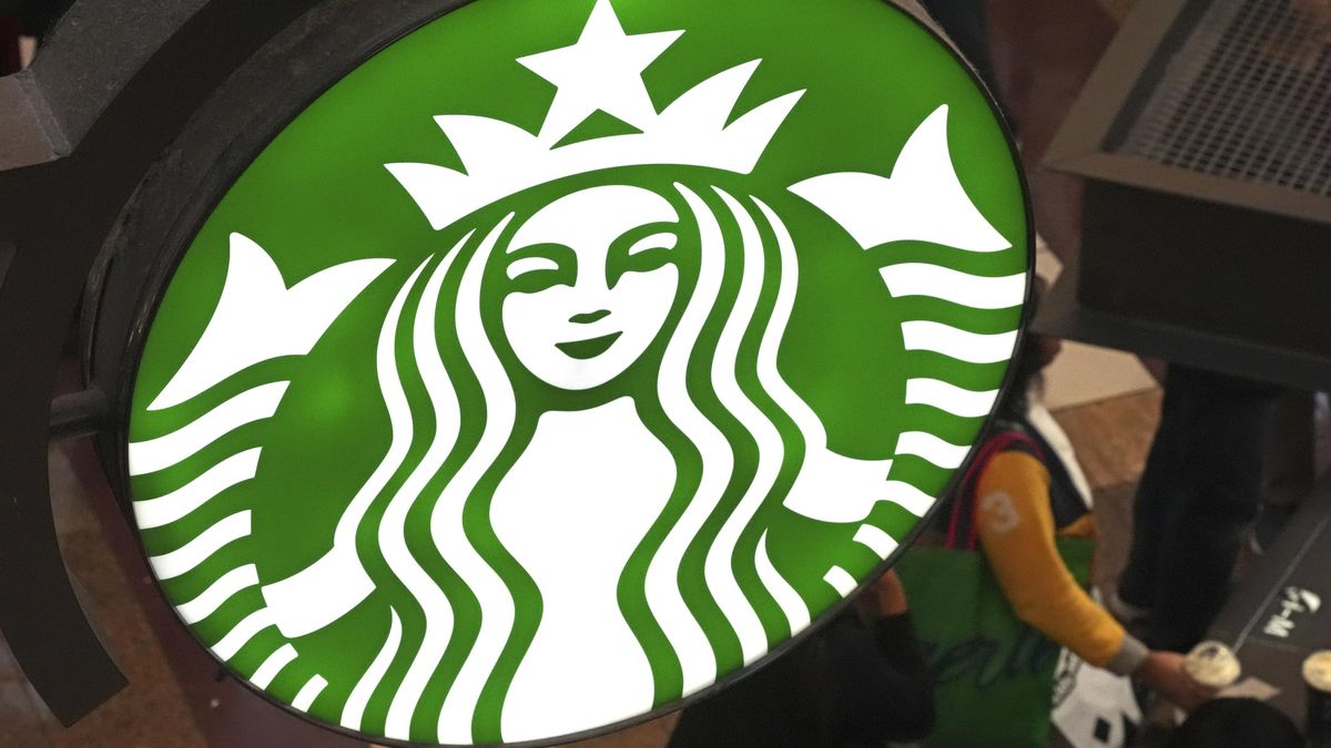 Horký čaj ze Starbucksu v Kalifornii mu znetvořil genitálie. Dostane miliardové odškodné