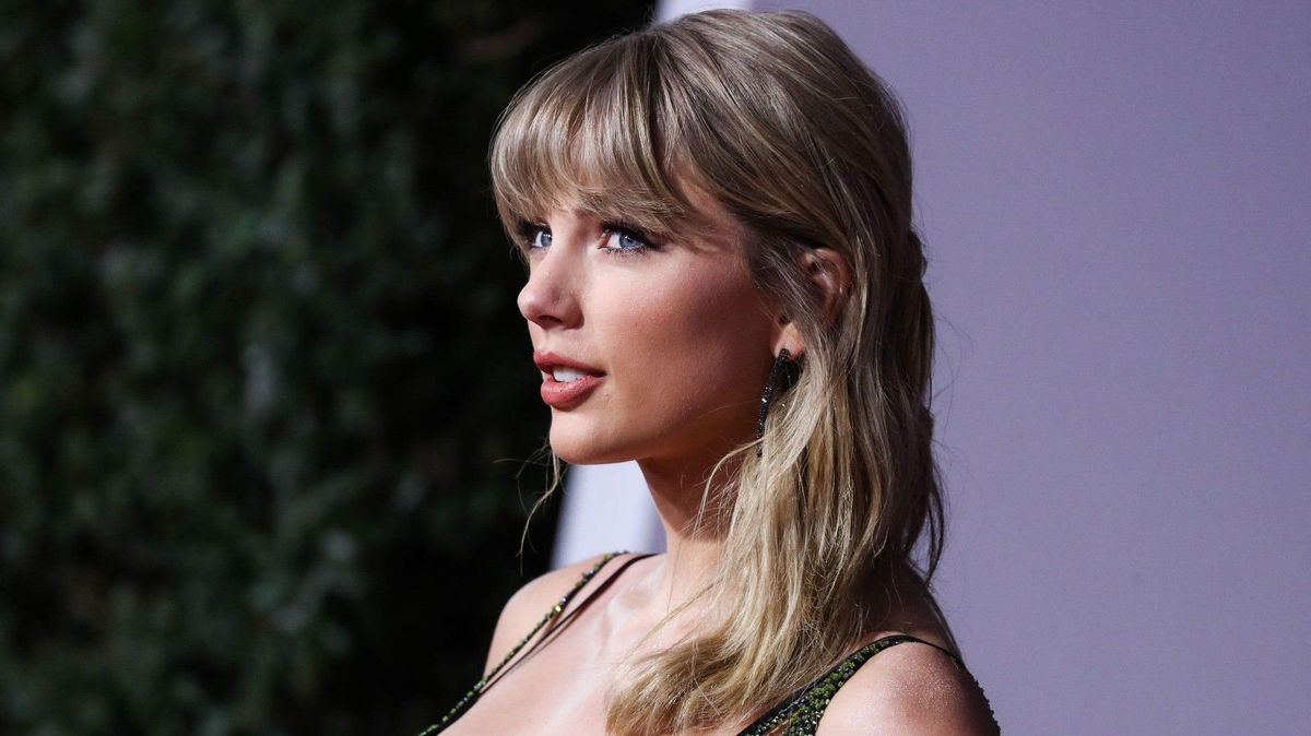 Co obědvají Taylor Swift, princ William, Mark Zuckerberg a další slavní? Od salátů po speciální sendviče