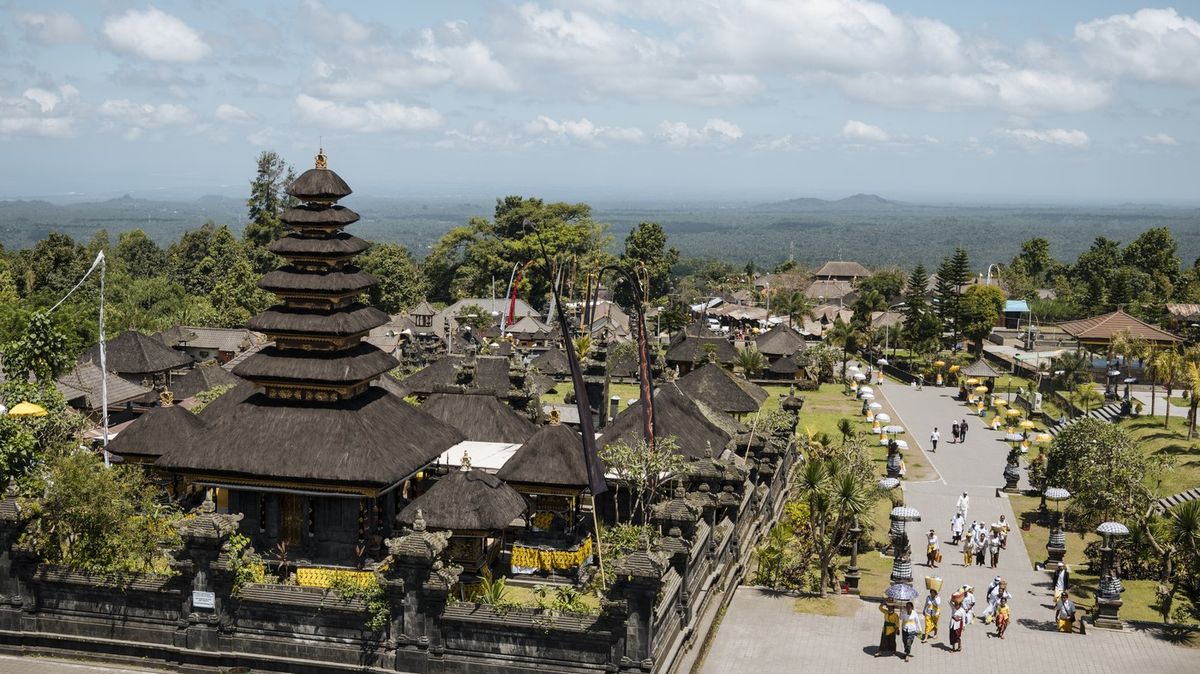 Menstruující ženy do chrámů nesmí. Bali vydalo novou příručku pro turisty