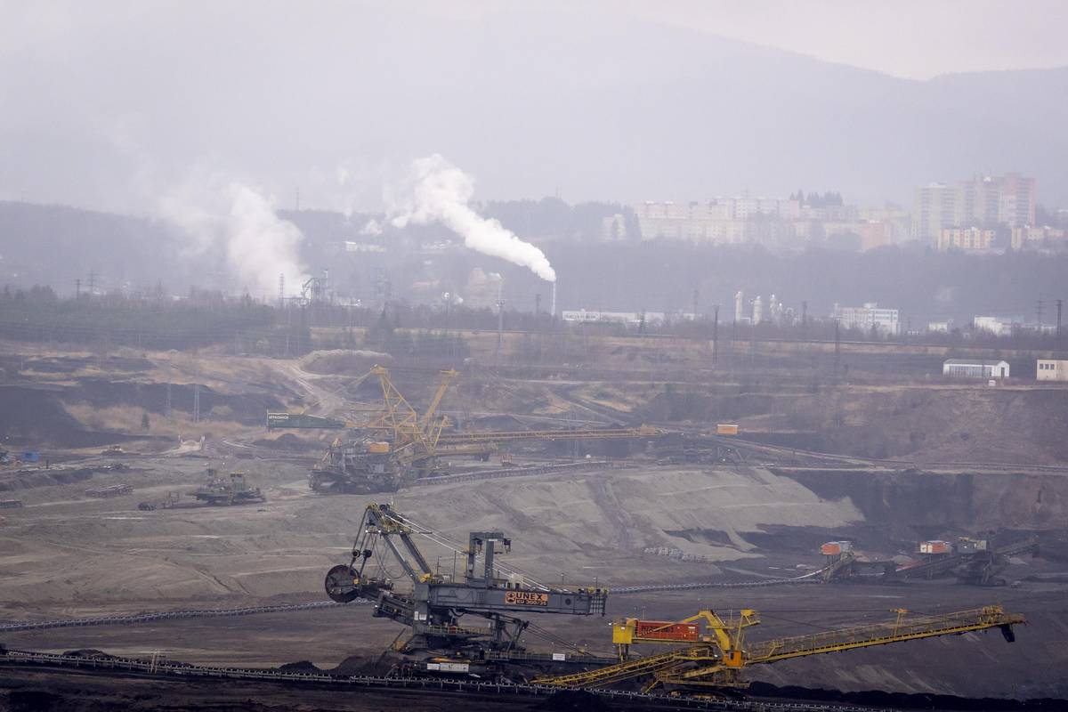 V lomu Jiří se v nejlepších dobách těžilo kolem sedmi milionu tun uhlí, podle nedávných plánů by měla další těžba probíhat zhruba do roku 2035, zda to tak vzhledem k trendům, které vedou k útlumu těžby, opravdu bude, ale není jisté.