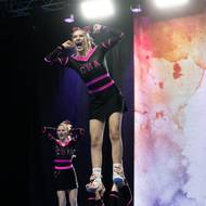 Pokřiky jsou nedílnou součástí vystoupení, rozšířené jsou především v anglicky mluvících zemích. I české týmy tvoří své pokřiky v angličtině. 