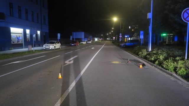 Opilec v Prostějově havaroval na elektrokoloběžce policistům před očima