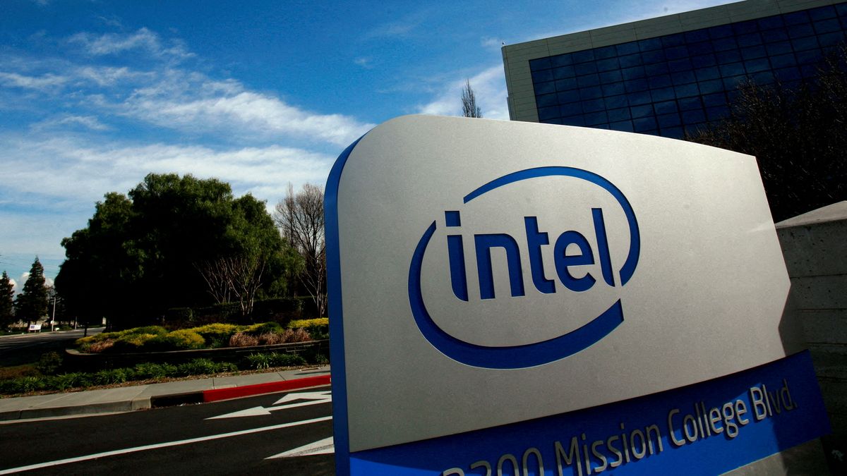 Intel chystá velké propouštění. Snaží se dohnat konkurenci