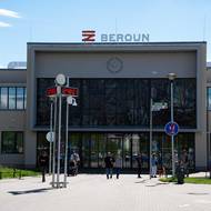 Loni v květnu se cestujícím po rekonstrukci otevřelo nádraží v Berouně. Oprava trvala 4 roky a byla o dva roky delší, než se předpokládalo.