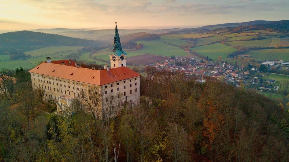 Rodinné sídlo, hotel. O legendární Zelenou Horu se zajímají hlavně boháči z Česka