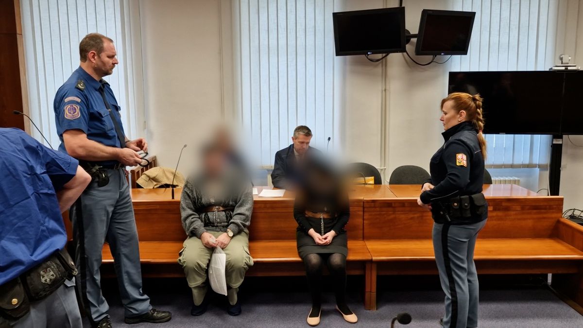 Mentálně postižené dívky nabízeli k prostituci. Matce soud zmírnil trest, otčímovi zpřísnil
