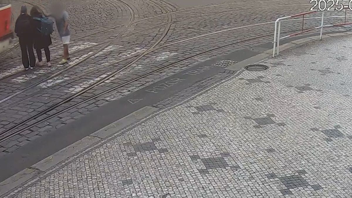 Mladý bezdomovec v centru Prahy bezdůvodně útočil na ženy