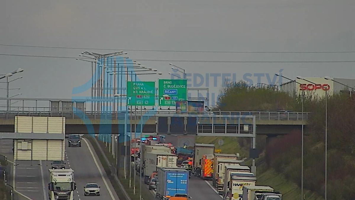 Při nehodě na Pražském okruhu zemřel člověk