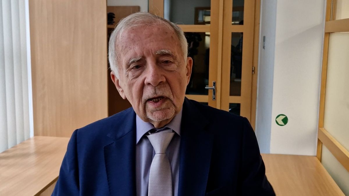 Dětský ombudsman je fakticky zatím jen na papíře, stěžuje si Křeček