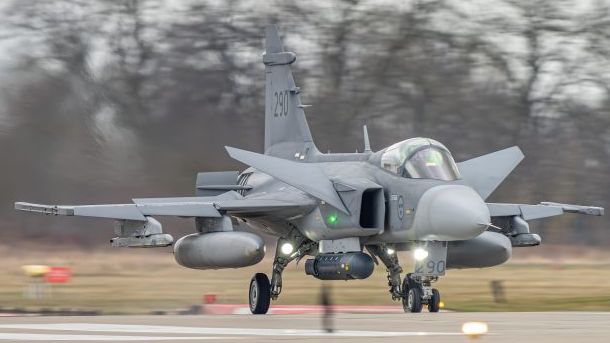 Švédské gripeny a britské typhoony se přetlačovaly s Rusy nad Baltem