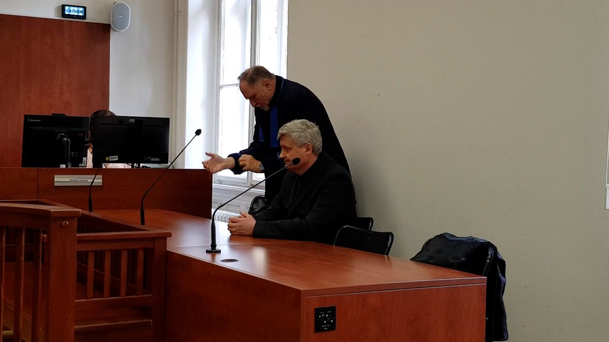 Prosila ho, že už to nevydrží. Fyzioterapeut dostal 7,5 roku za znásilnění nezletilé