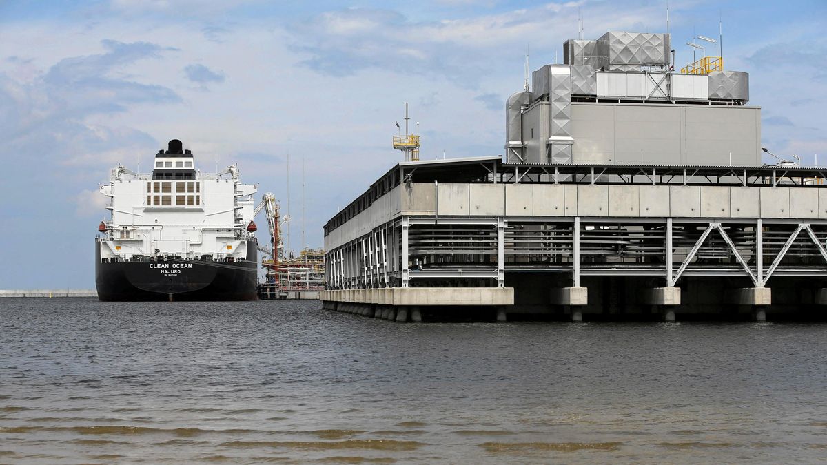 Dovoz LNG do Evropy se letos přiblíží rekordu