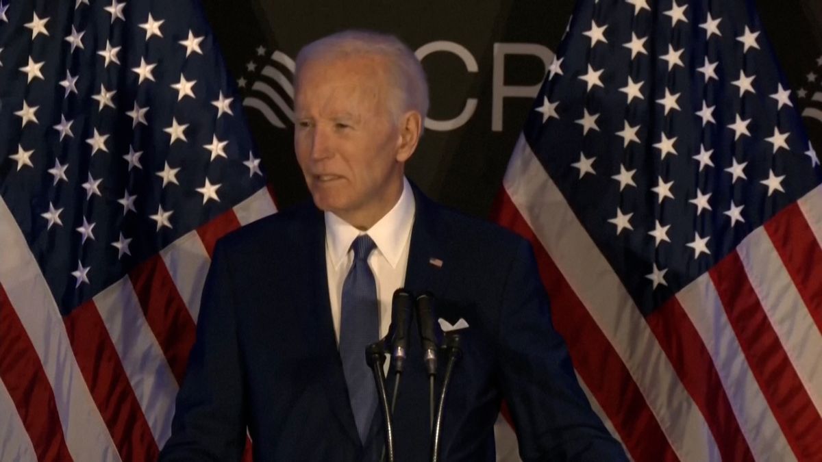 Biden prolomil mlčení a opřel se do Trumpa
