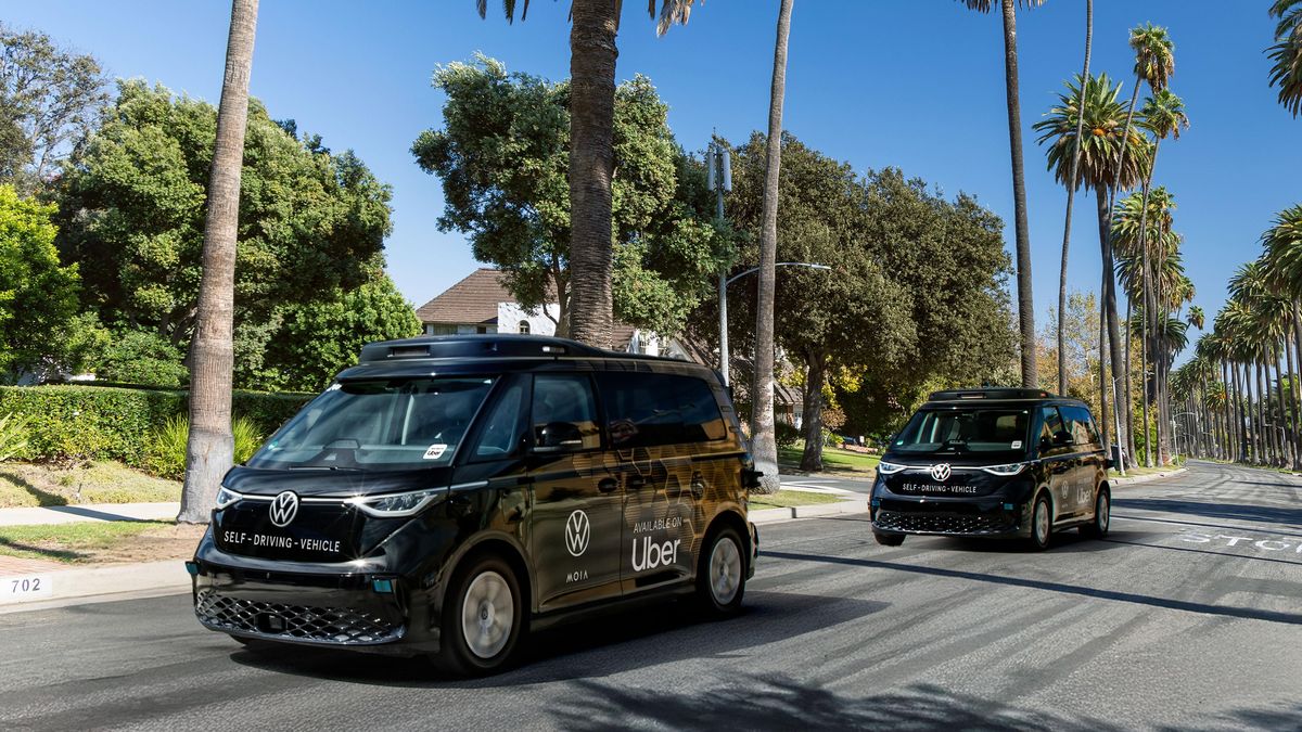 Volkswagen a Uber vyšlou do ulic autonomní dodávky