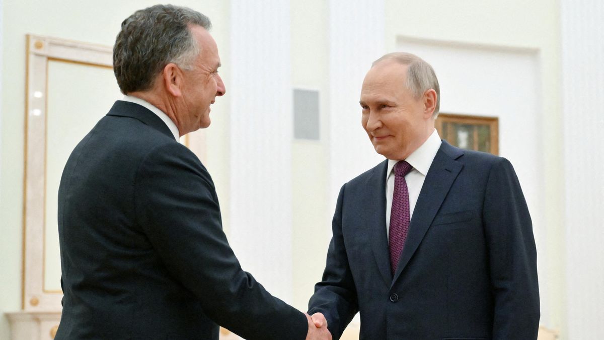 Putin připraven s Ukrajinou jednat bez předběžných podmínek, řekl Peskov