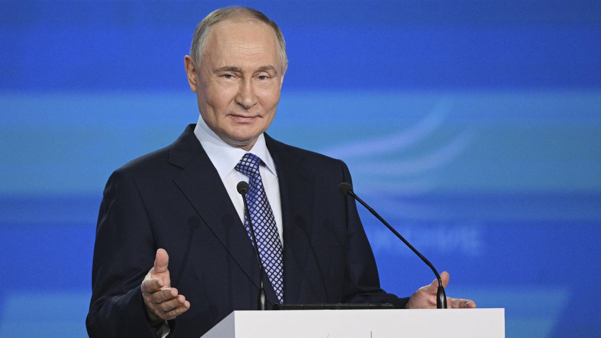 Putin nabízí zastavení války na Ukrajině podél současné fronty, píše FT
