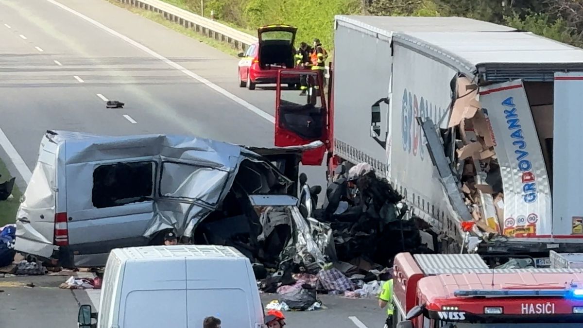 Tragická nehoda v koloně na D2 před Brnem. Tři mrtví včetně dítěte